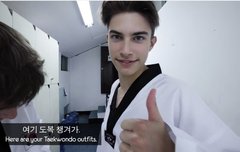 나이 헛먹은 레이관종녀때문에 애들 한국여행 망침