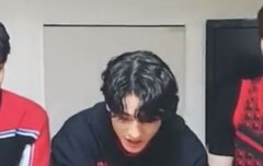 심재윤이 이번 앨범 뿌셨다