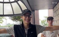 하비는 커버낫에서 가방 샀나 보넼