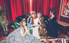 W korea 12월호 단체