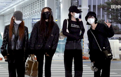 에스파 출국, 올블랙 '가려도 예쁘네~'