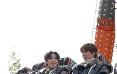 대구 이월드에 몬엑 3인 촬영중 +