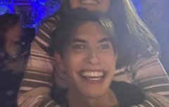 아르망 화장도 하나?