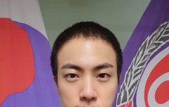 김석진 살 더 빠진듯...