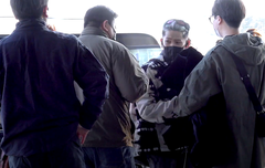 트레저 출국, 카메라 뚫고 나오는 잘생김 '멋짐 폭발'