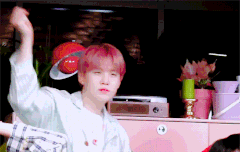 민윤기 진짜 개나대ㅋㅋㅋㅋㅋ