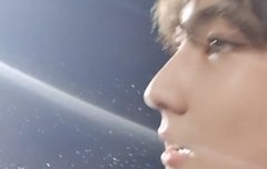 옆태 진짜 고양이 같음