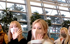 여자아이들 출국, 비가 와도 예쁨 이상무