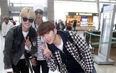 이 사진 왜이렇게 웃기지