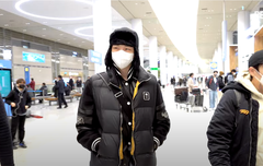 강다니엘 입국, 행복한 눈웃음에 하트 '눈빛에 설렌다'