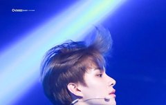 민소매 김밤톨 기다리는 사람?