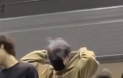 희승이 탈색했대