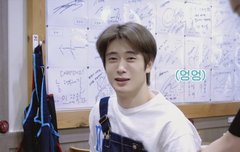 재현이 이 표정 개웃겨ㅋㅋㅋㅋ