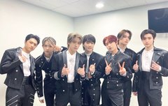 올해의 핫 퍼포먼스 상 축하해