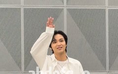 오늘도 못생겼네..