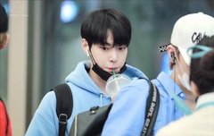 도영 실물봤는데 이렇게 생김