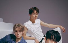 근데 티저 ㄷㅇ이 왤케 벗김?