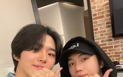 꺄 홍석이도 위버스 올렸다!!!!