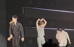 무대에서 하트해주는거 넘 ㄱㅇㅇ