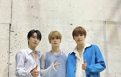 퍼퓸 자꾸 의상으로 청량한척 해