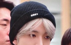 희승이 머리색 또 뺐나봐