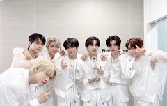 엔하이픈 뮤뱅 1위 축하해