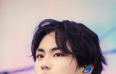 귀여운 얼굴에 그렇지 못한 어깨