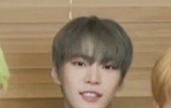 드디어 도영이 머리색 떴다