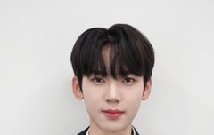 유진이 진짜 인기 많게 생겼다