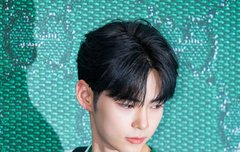 한빈이 흑발로 덮은건가?