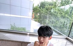 아 진짜 성한빈 주머니에 넣고 다니고 싶음