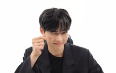 성한빈 아이컨택은 우리랑만 해야돼요 이러네