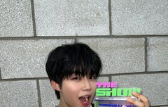 건욱이 트로피 먹방 이슈