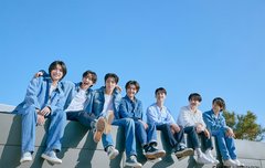 2023 시즌그리팅이 더 파도 같음