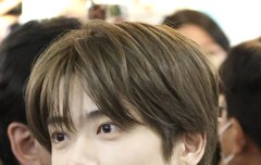 이때 재현이 머리