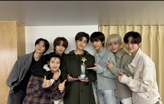 사복입은게 더 이쁨