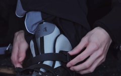 근데 제노 손 진짜 섬섬옥수다