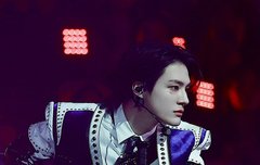 아니 제노 이렇게  간지나게 배트 들고있었는데