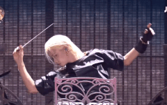 도입부 미쳤는데