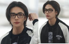 출국 현이 왜 이렇게 예뻐?