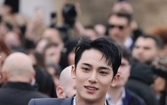 민규 진짜 왕댜님 같다