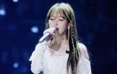 개인적으로 진짜 좋아하는 아이유 콘서트 짤 남기고 감