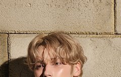 로판찢고 나왔냐고...