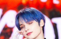 파란머리 이쁘다