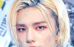 현이 파마 머리 좀 그만하면 안되나..