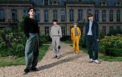 배경이 합성같아 ㅋㅋ