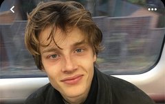 이분 볼때마다 원빈 닮음