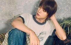 라운드넥 배색 반팔티 드볼하고싶어