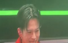 웃으면 너무 못생겼어요.