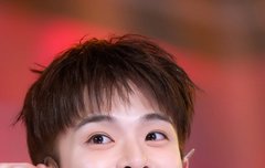 주름이 많이 있어요.